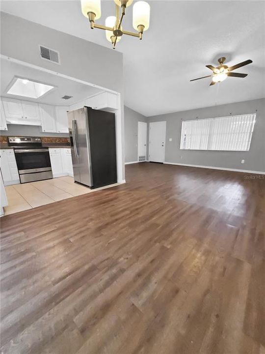 Recently Sold: $234,990 (2 beds, 1 baths, 888 Square Feet)