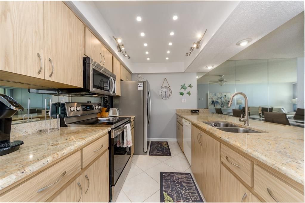 В аренду: $4,500 (2 спален, 2 ванн, 1186 Квадратных фут)