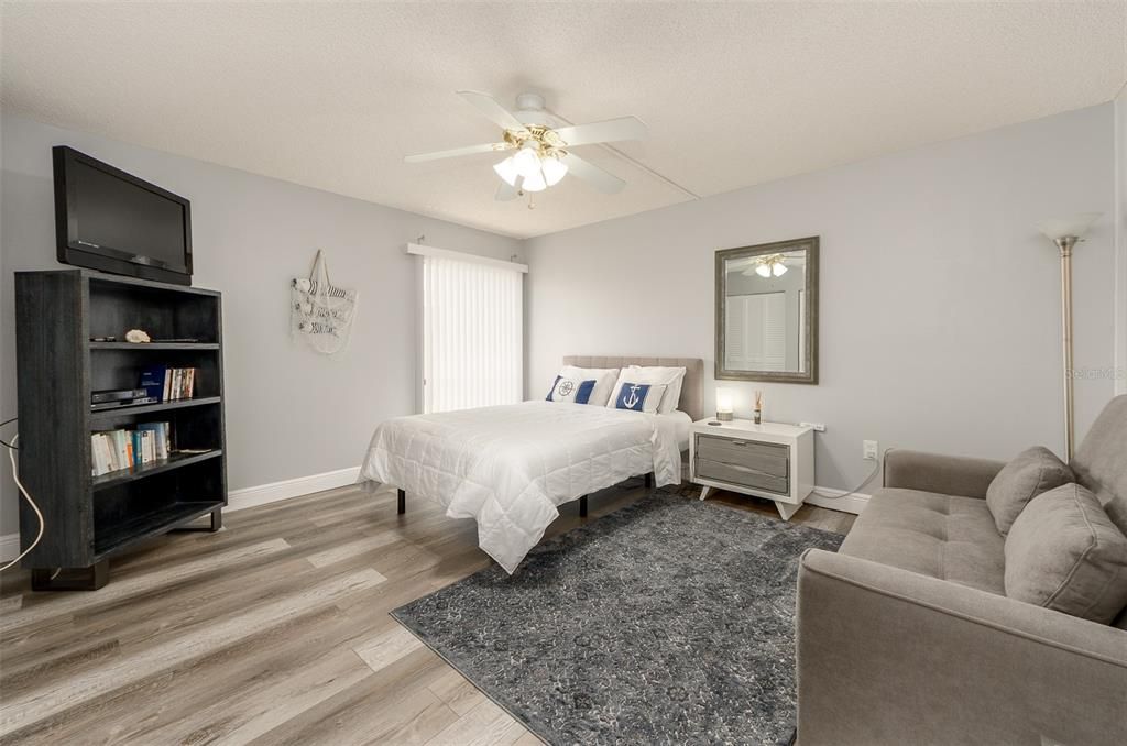 В аренду: $4,500 (2 спален, 2 ванн, 1186 Квадратных фут)