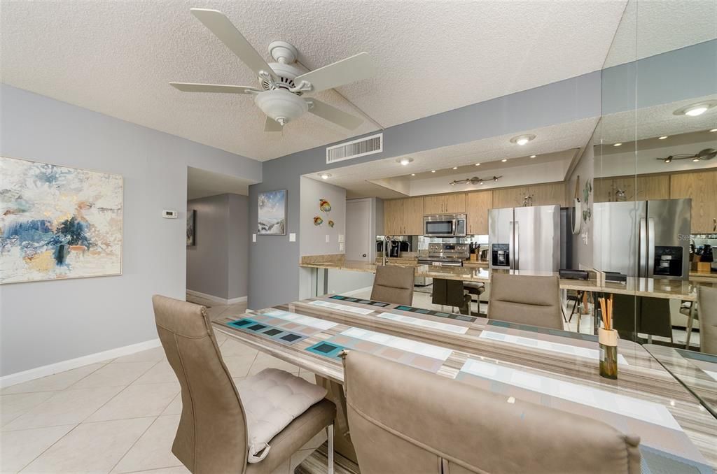 В аренду: $4,500 (2 спален, 2 ванн, 1186 Квадратных фут)