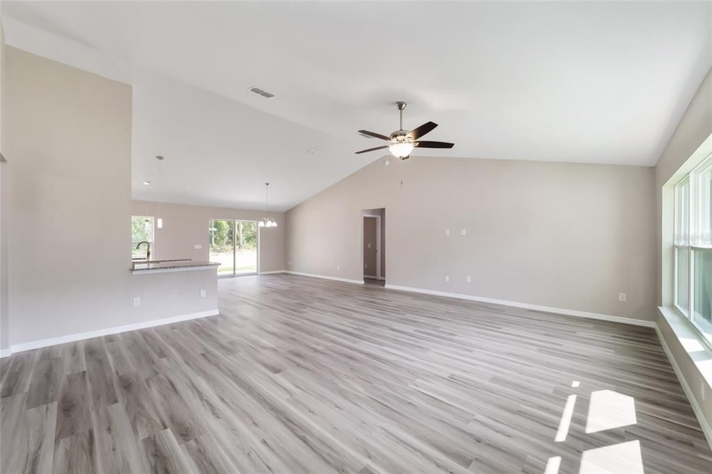 Recently Sold: $378,000 (3 beds, 2 baths, 1800 Square Feet)