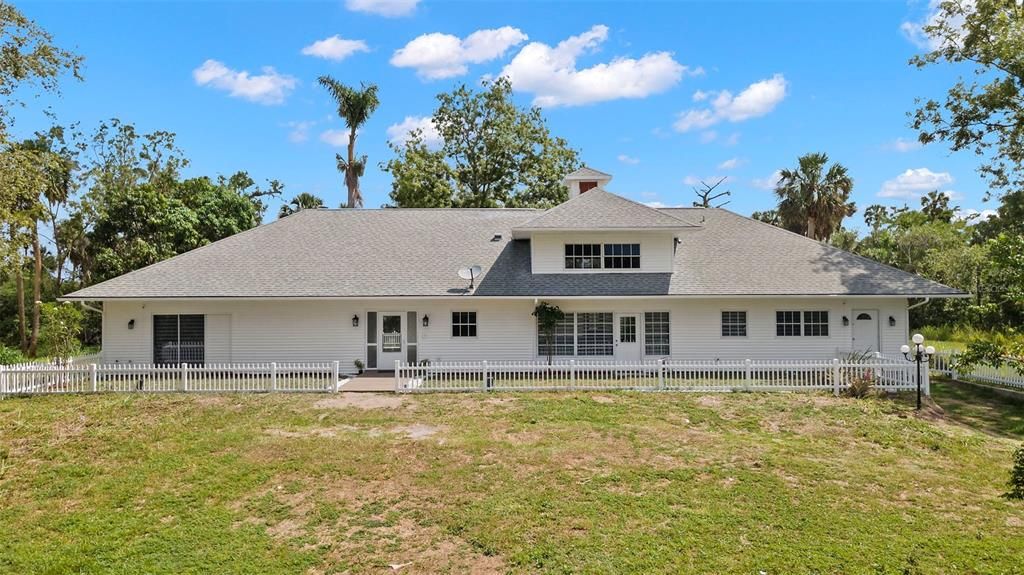 Recently Sold: $750,000 (3 beds, 2 baths, 2006 Square Feet)