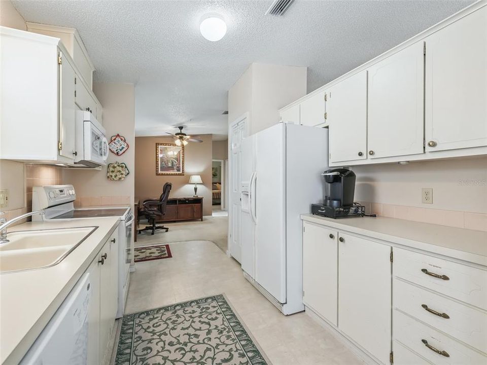 Recently Sold: $262,000 (2 beds, 2 baths, 1487 Square Feet)