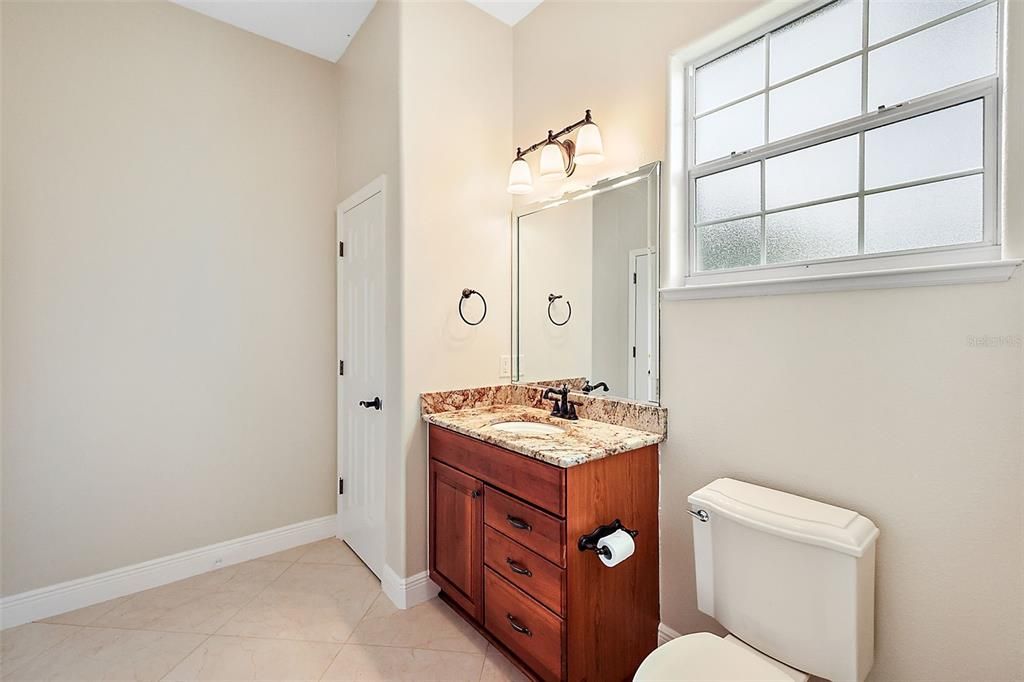 Bathroom 3 w/tile floor