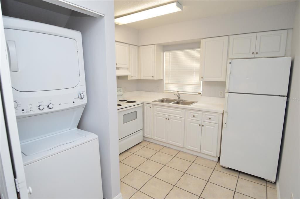 Recently Rented: $1,700 (2 beds, 2 baths, 1140 Square Feet)