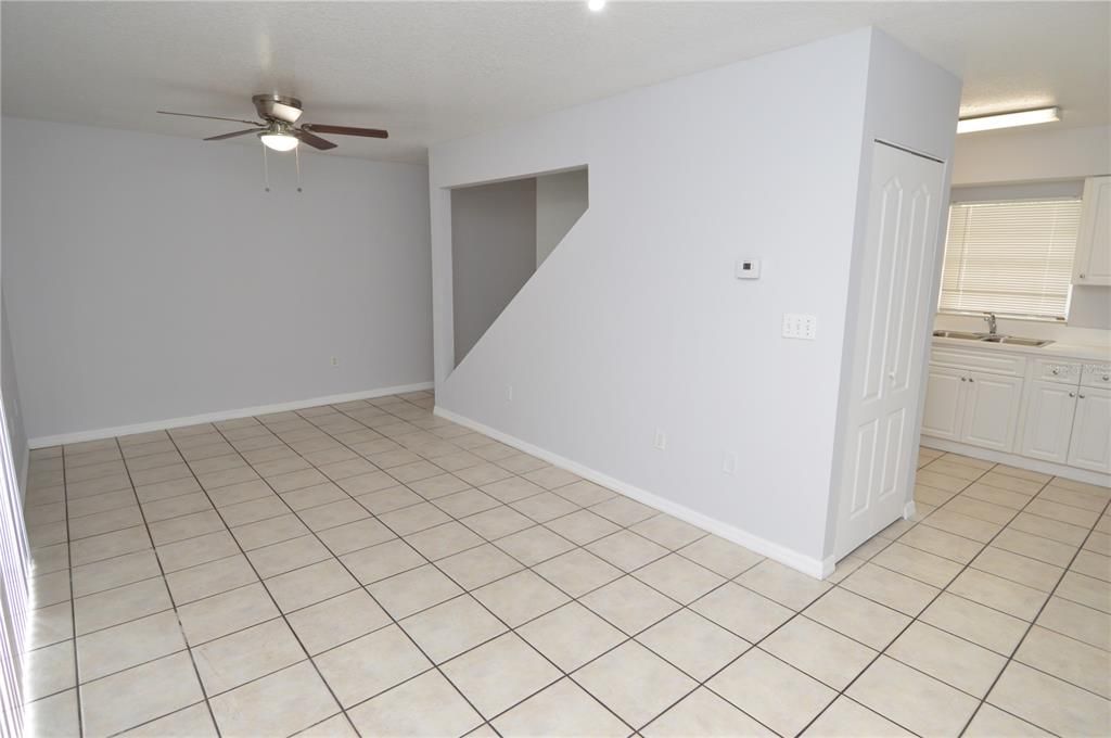 Recently Rented: $1,700 (2 beds, 2 baths, 1140 Square Feet)