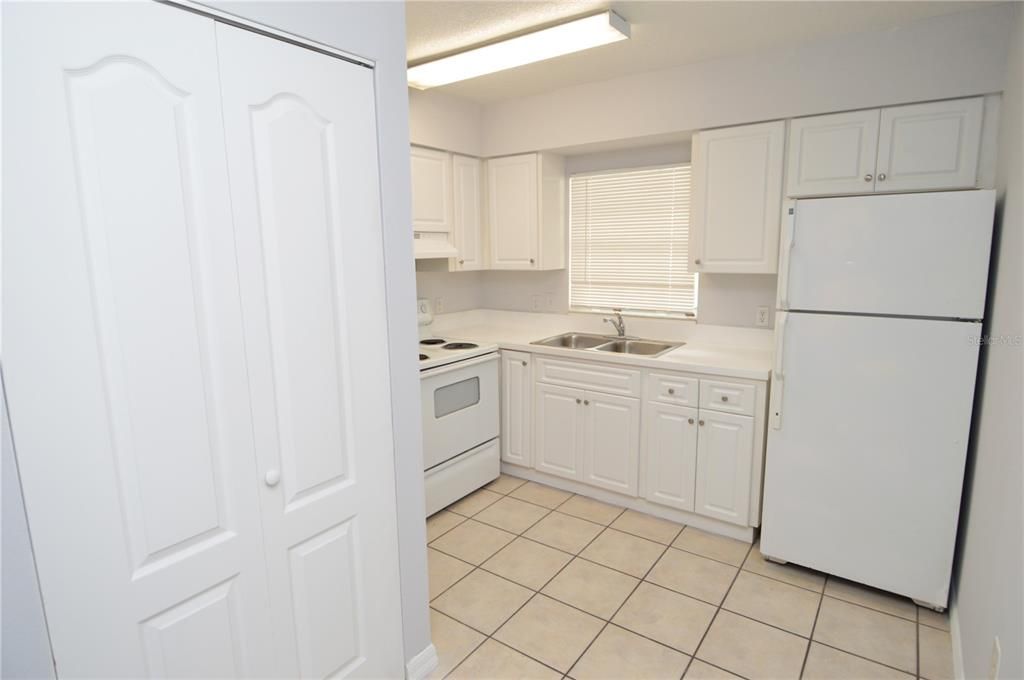 Recently Rented: $1,700 (2 beds, 2 baths, 1140 Square Feet)