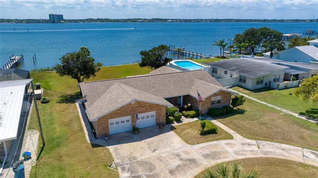 Recently Sold: $949,900 (3 beds, 2 baths, 1870 Square Feet)