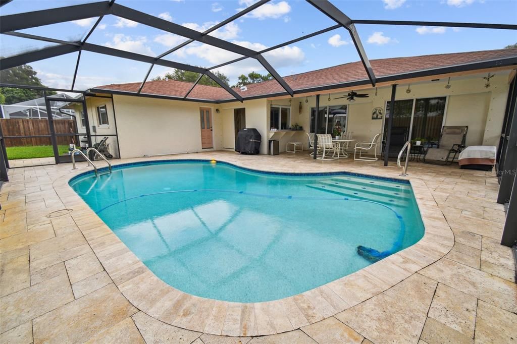 Recently Sold: $625,000 (4 beds, 2 baths, 1942 Square Feet)