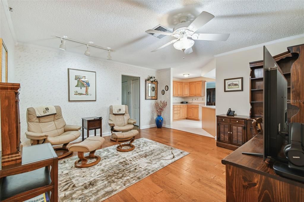 Recently Sold: $625,000 (4 beds, 2 baths, 1942 Square Feet)