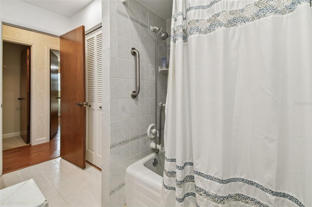 最近售出: $625,000 (4 贝兹, 2 浴室, 1942 平方英尺)