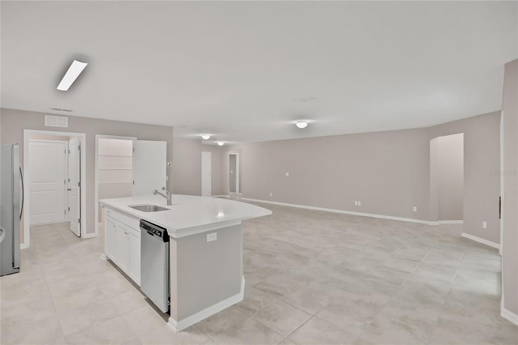 Recently Sold: $330,000 (3 beds, 2 baths, 1711 Square Feet)