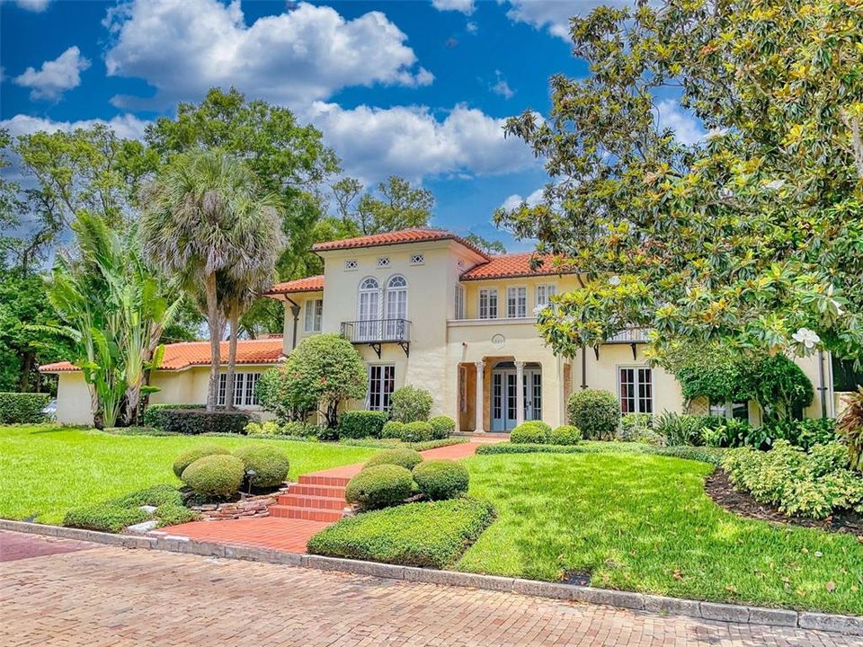 Recently Sold: $1,999,000 (6 beds, 6 baths, 5531 Square Feet)
