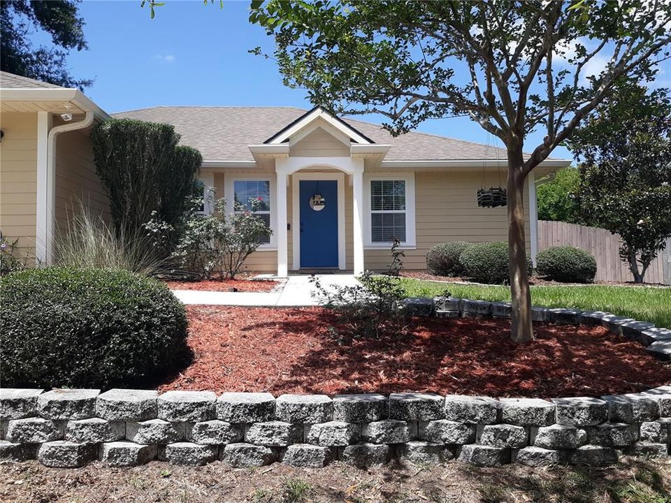 Recently Sold: $318,900 (3 beds, 2 baths, 1593 Square Feet)
