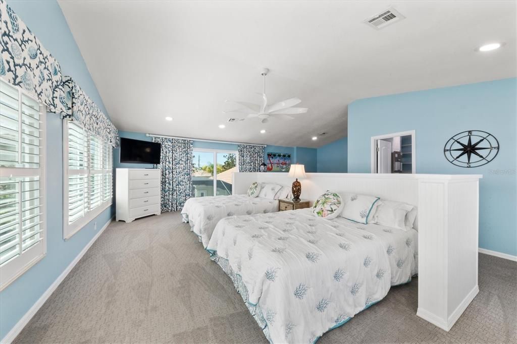 Large upstairs bedroom with private ensuite overlooking Lemon Bay