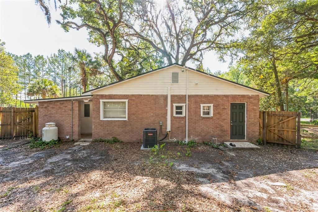 Recently Sold: $209,990 (3 beds, 1 baths, 910 Square Feet)
