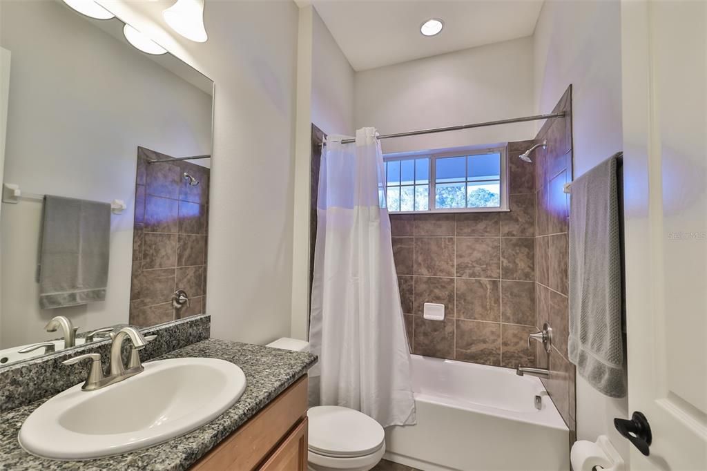 最近售出: $859,000 (4 贝兹, 4 浴室, 3150 平方英尺)