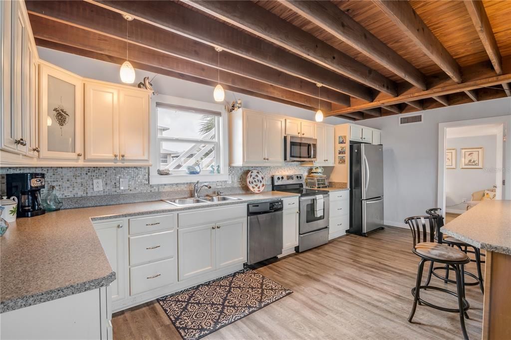 Recently Sold: $1,399,000 (2 beds, 2 baths, 1780 Square Feet)