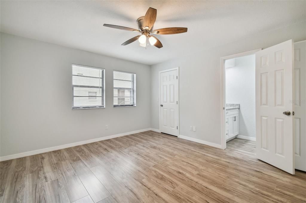 Recently Sold: $299,000 (2 beds, 2 baths, 900 Square Feet)