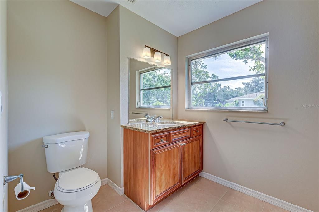 Recently Sold: $449,000 (2 beds, 2 baths, 1479 Square Feet)