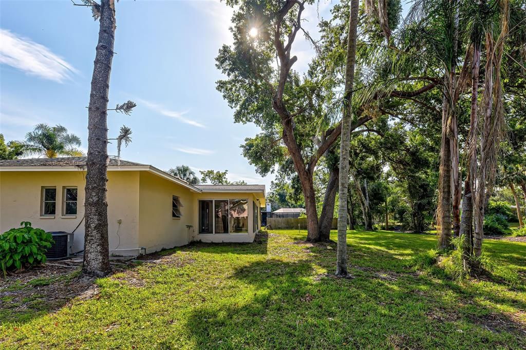 Recently Sold: $449,000 (2 beds, 2 baths, 1479 Square Feet)