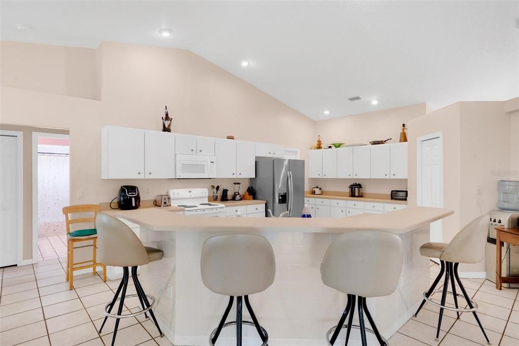 Recently Sold: $339,900 (3 beds, 2 baths, 2019 Square Feet)