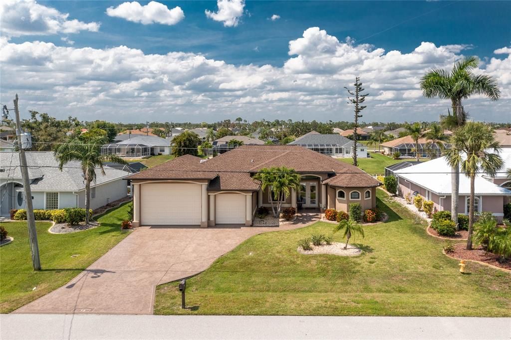 Recently Sold: $699,900 (3 beds, 3 baths, 2142 Square Feet)