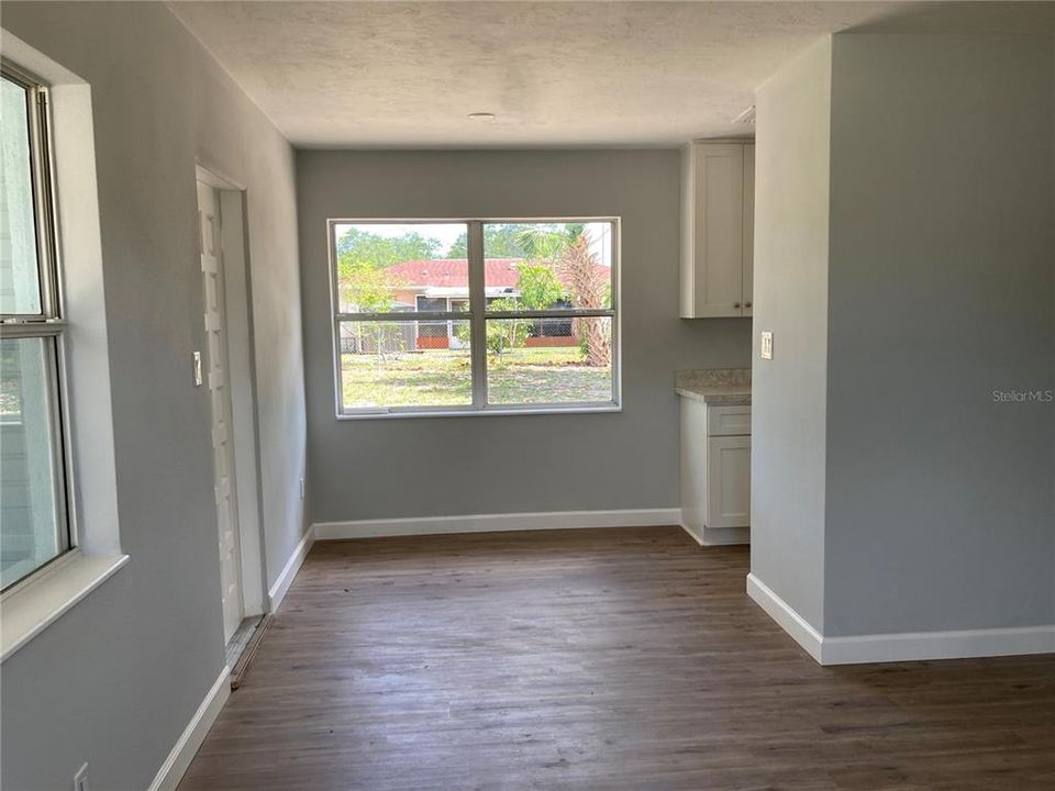 Recently Sold: $319,900 (3 beds, 1 baths, 884 Square Feet)