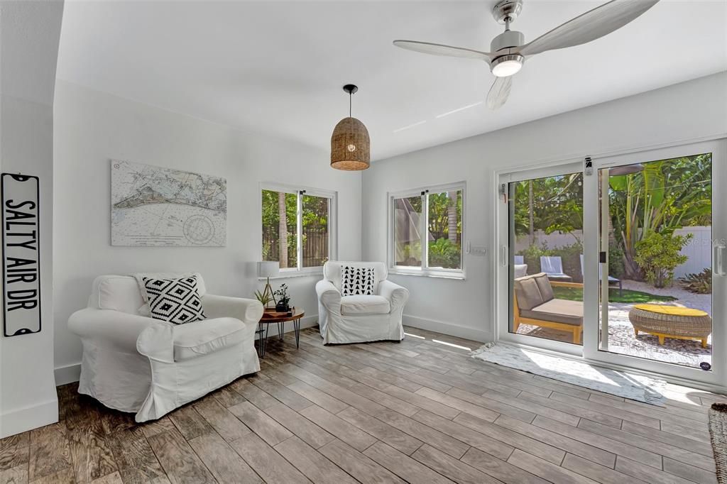 Recently Sold: $1,997,500 (3 beds, 2 baths, 1512 Square Feet)