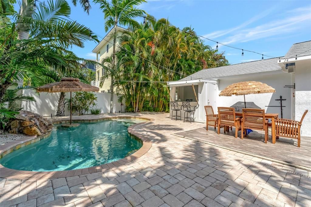 Recently Sold: $1,997,500 (3 beds, 2 baths, 1512 Square Feet)