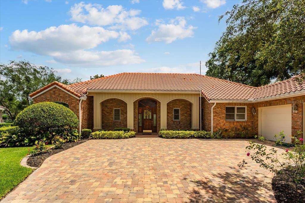 Recently Sold: $930,000 (4 beds, 3 baths, 3115 Square Feet)