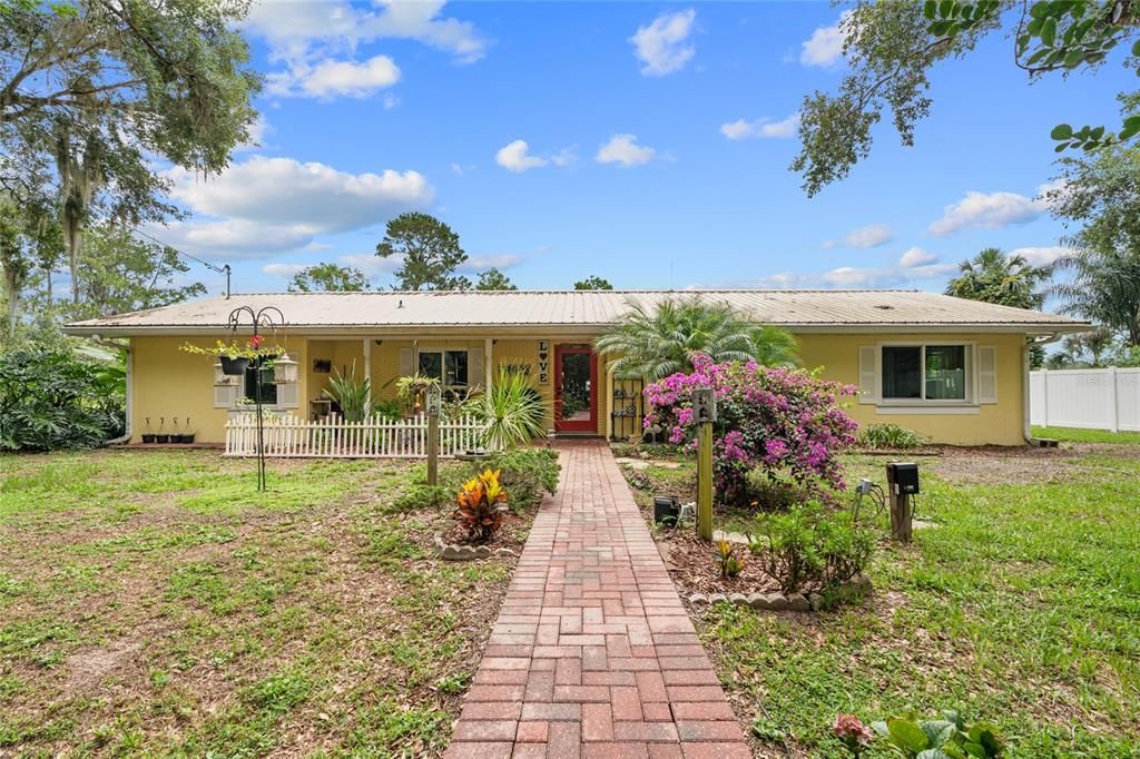 Vendido Recientemente: $499,900 (3 camas, 2 baños, 2376 Pies cuadrados)
