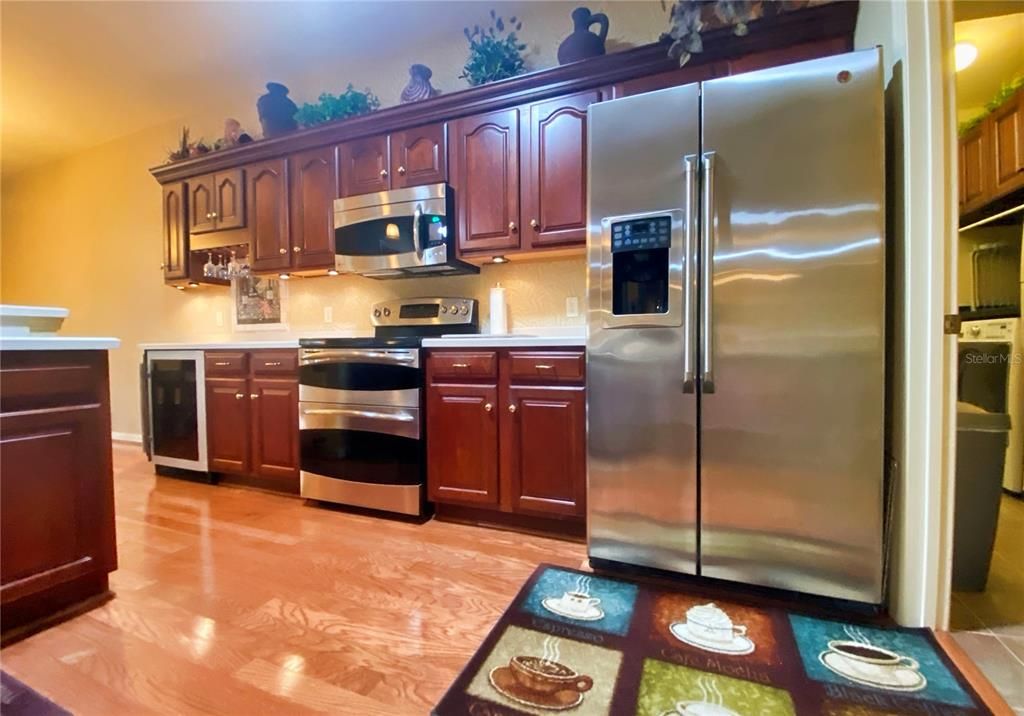 Stainless Steel Appliances. Double Convection Oven