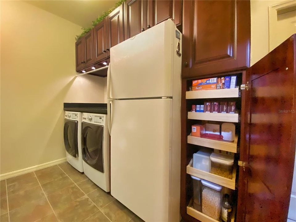 Laundry Room. Refrigerator conveys.Washer/Dryer Convey