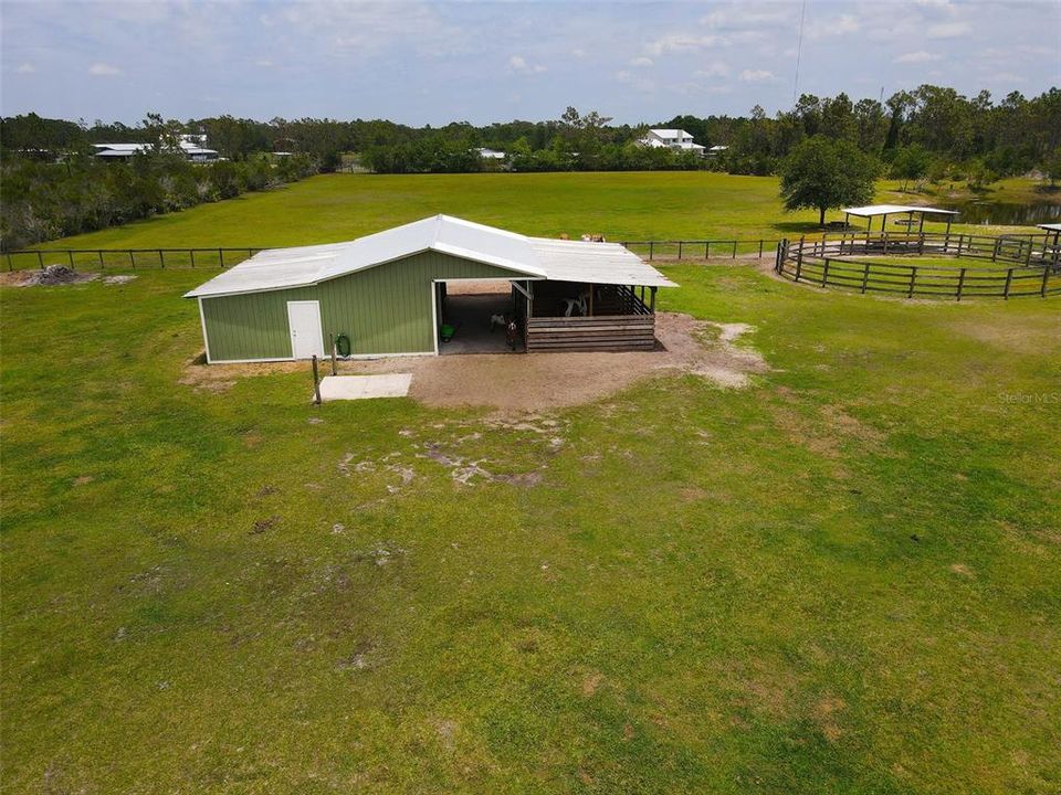 5 stall horse barn, with 12x16 stalls.