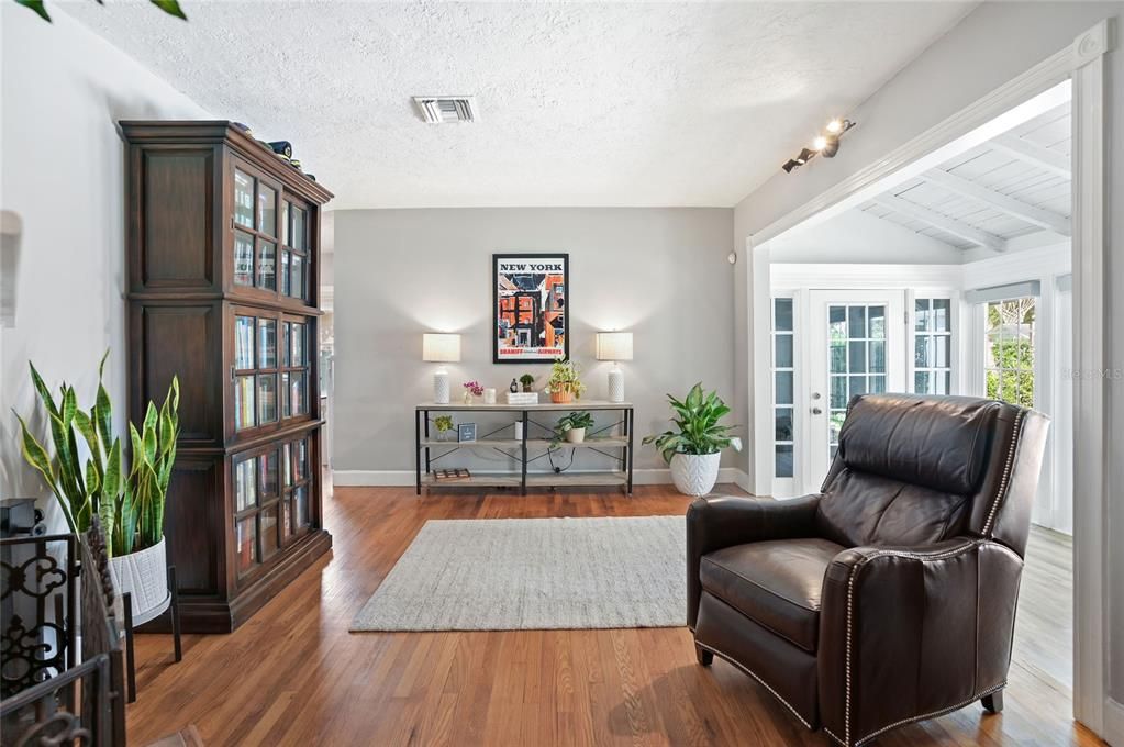 Recently Sold: $649,000 (3 beds, 3 baths, 1883 Square Feet)
