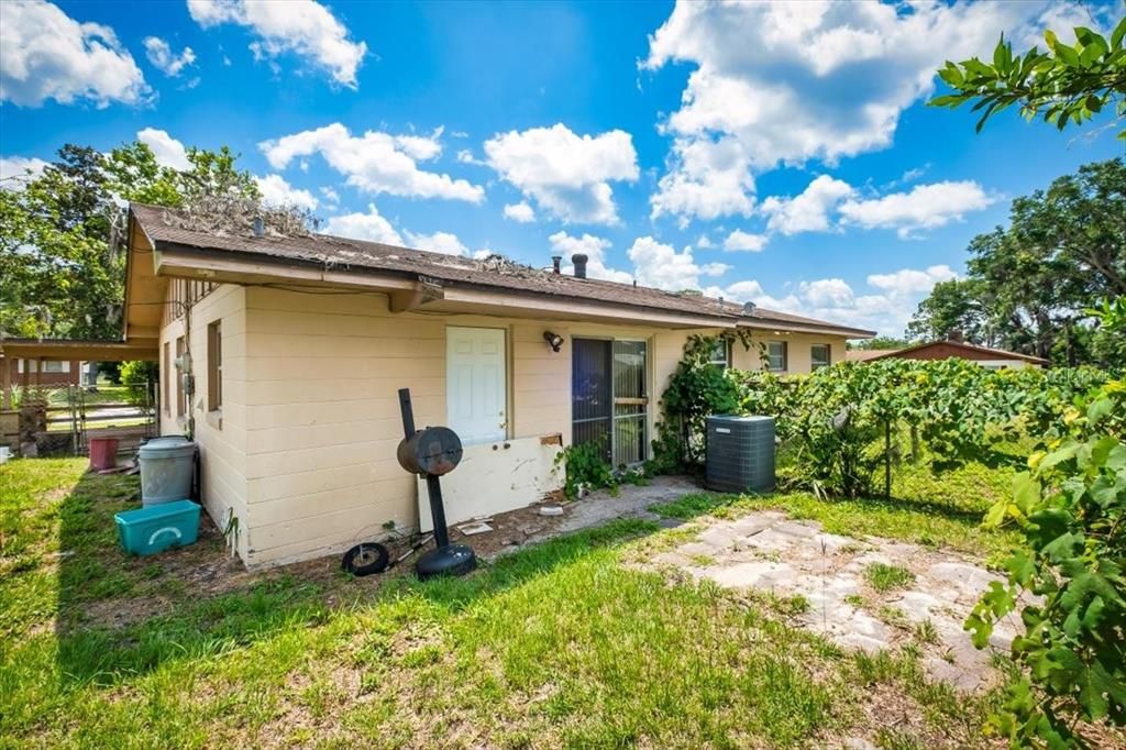 Recently Sold: $180,000 (3 beds, 2 baths, 1407 Square Feet)