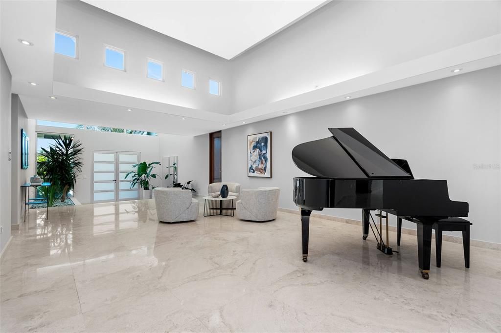 Recently Sold: $2,395,000 (4 beds, 5 baths, 4556.1 Square Feet)