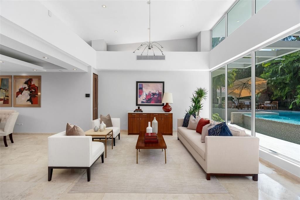 Recently Sold: $2,395,000 (4 beds, 5 baths, 4556.1 Square Feet)