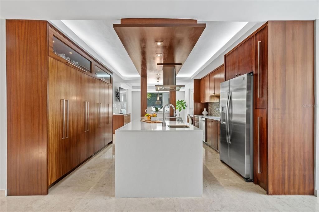 Recently Sold: $2,395,000 (4 beds, 5 baths, 4556.1 Square Feet)