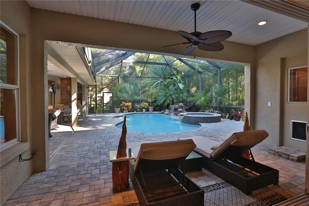 Recently Sold: $975,000 (4 beds, 5 baths, 4004 Square Feet)