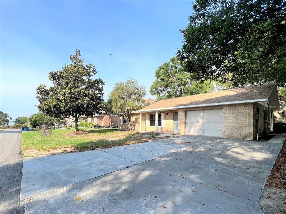 Recently Sold: $269,500 (3 beds, 2 baths, 1300 Square Feet)