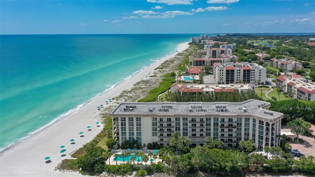 Recently Sold: $1,100,000 (2 beds, 2 baths, 1615 Square Feet)