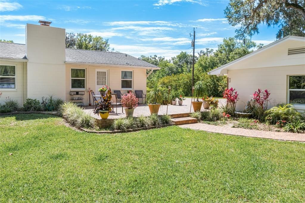 Recently Sold: $759,000 (3 beds, 2 baths, 1759 Square Feet)