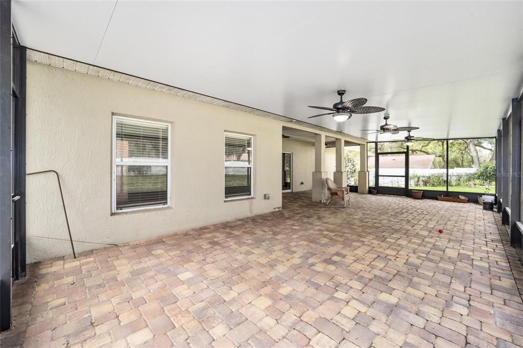 Recently Sold: $339,000 (3 beds, 2 baths, 1635 Square Feet)