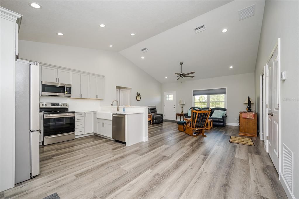 Recently Sold: $575,000 (3 beds, 2 baths, 1485 Square Feet)