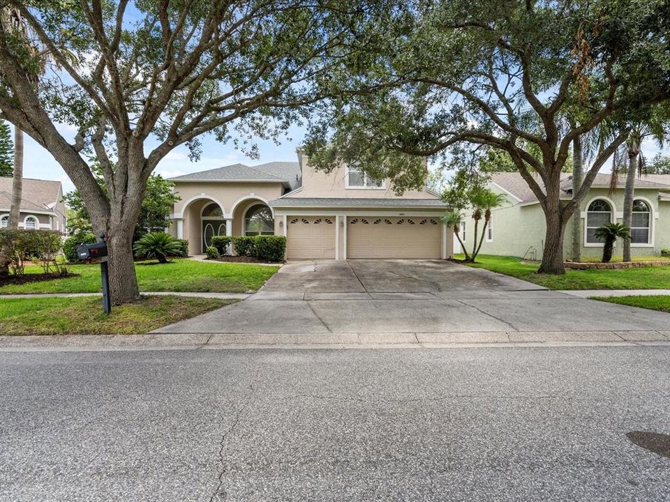 Recently Sold: $610,000 (5 beds, 4 baths, 2851 Square Feet)
