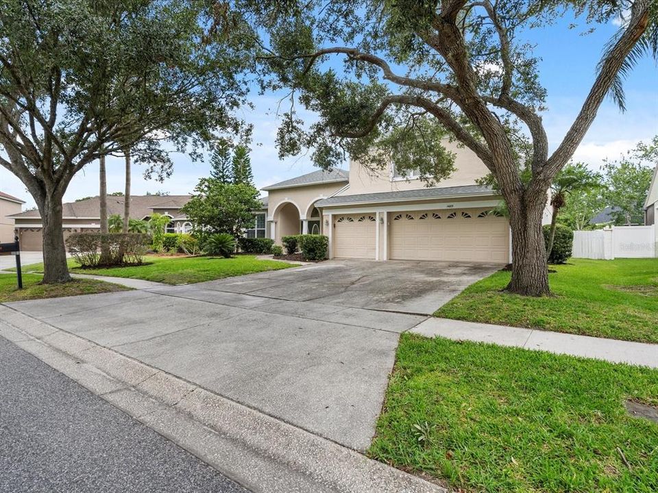 Recently Sold: $610,000 (5 beds, 4 baths, 2851 Square Feet)