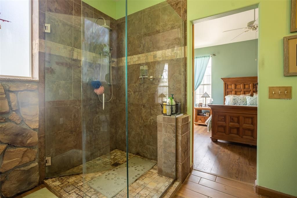 最近售出: $385,000 (3 贝兹, 3 浴室, 2066 平方英尺)