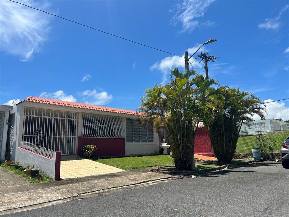 Vendido Recientemente: $105,000 (3 camas, 1 baños, 3498 Pies cuadrados)